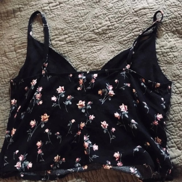 CUTE Floral Cropped Tank- Like New!! - Picture 3 of 3